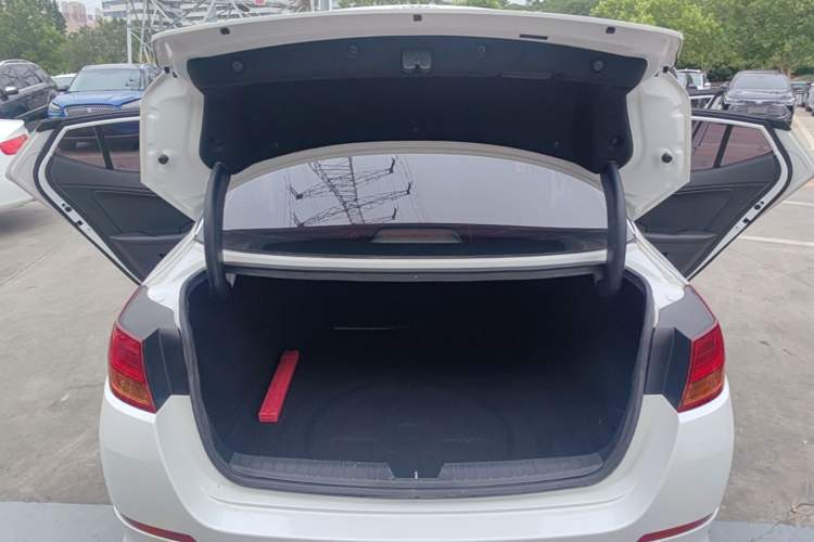 Used Kia K5 2014 2.0L Automatic LUXURY Trunk