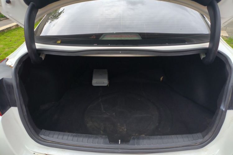 Used Kia K5 2014 2.0L Automatic LUXURY Trunk