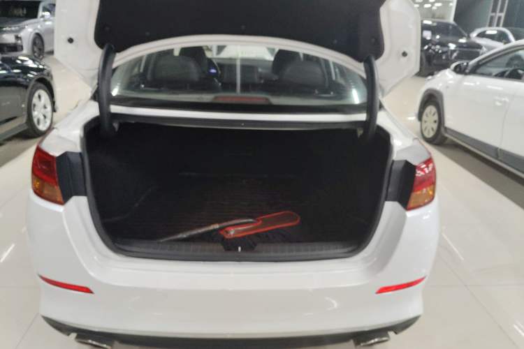 Used Kia K5 2014 2.0L Automatic LUXURY Trunk