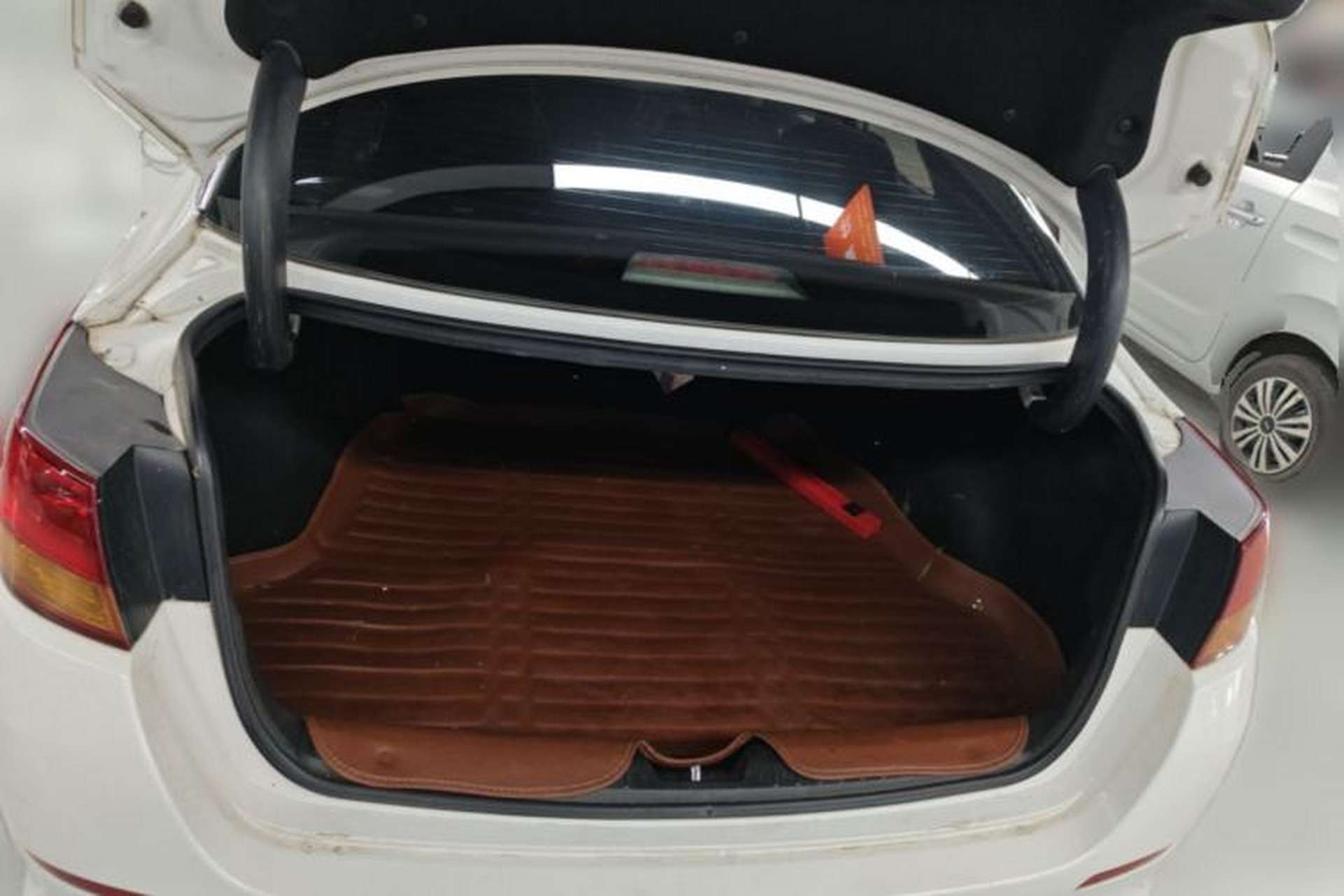 Used Kia K5 2014 2.0L Automatic LUXURY Trunk