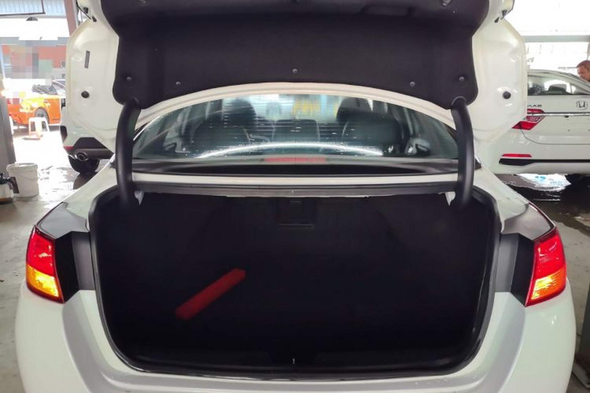 Used Kia K5 2014 2.0L Automatic LUXURY Trunk