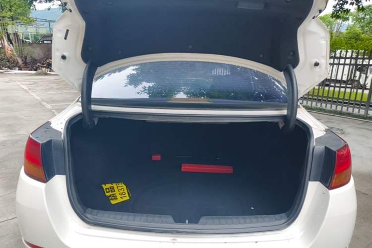 Used Kia K5 2014 2.0L Automatic LUXURY Trunk
