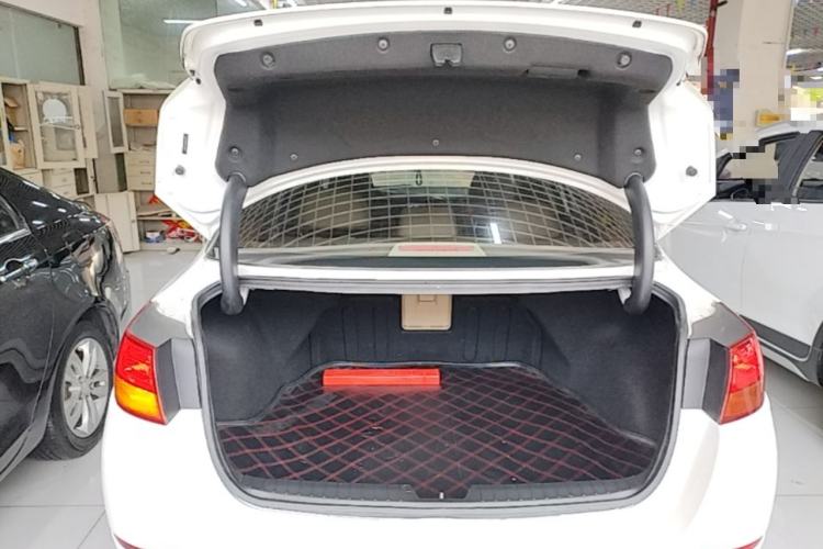 Used Kia K5 2014 2.0L Automatic GLS Trunk