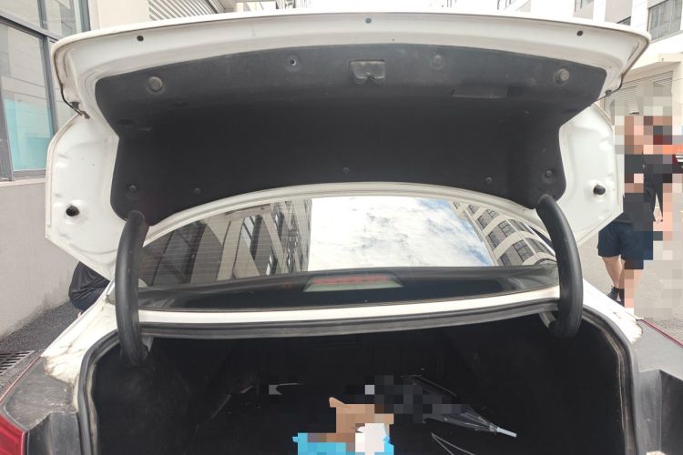 Used Kia K5 2014 2.0L Automatic LUXURY Trunk