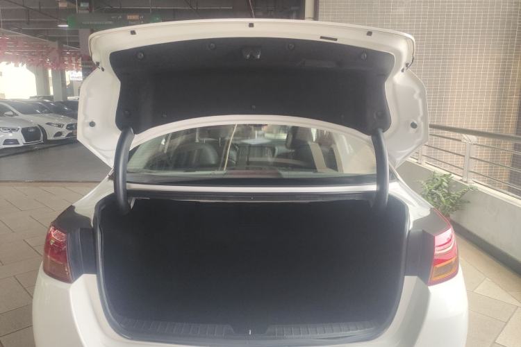 Used Kia K5 2014 2.0L Automatic LUXURY Trunk