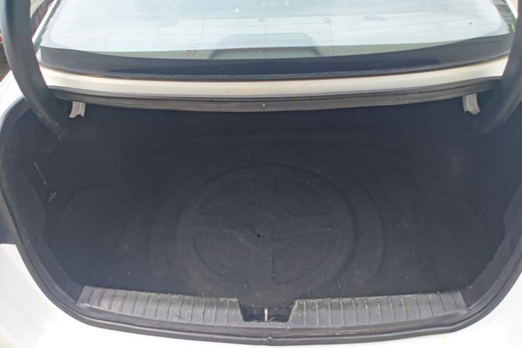 Used Kia K5 2014 2.0L Automatic LUXURY Trunk