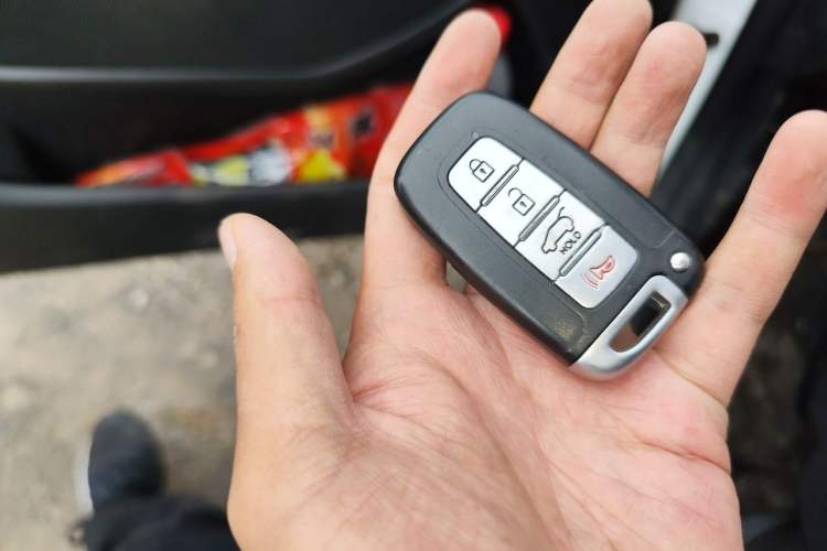 Used Kia K5 2014 2.0L Automatic LUXURY Vehicle Key