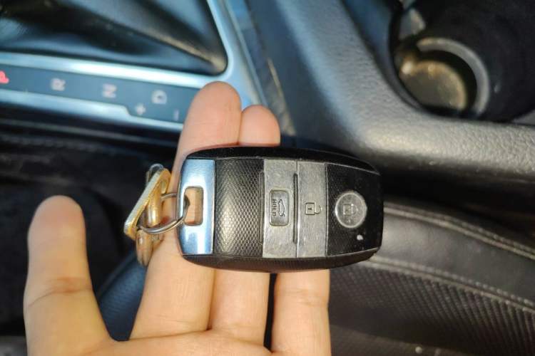 Used Kia K5 2014 2.0L Automatic LUXURY Vehicle Key