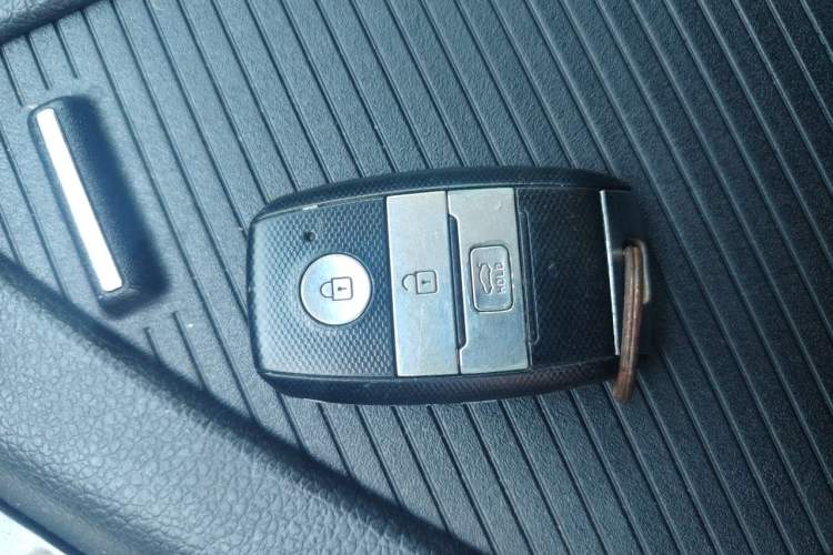 Used Kia K5 2014 2.0L Automatic LUXURY Vehicle Key