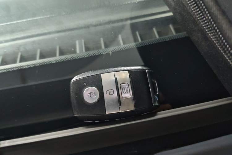 Used Kia K5 2014 2.0L Automatic LUXURY Vehicle Key