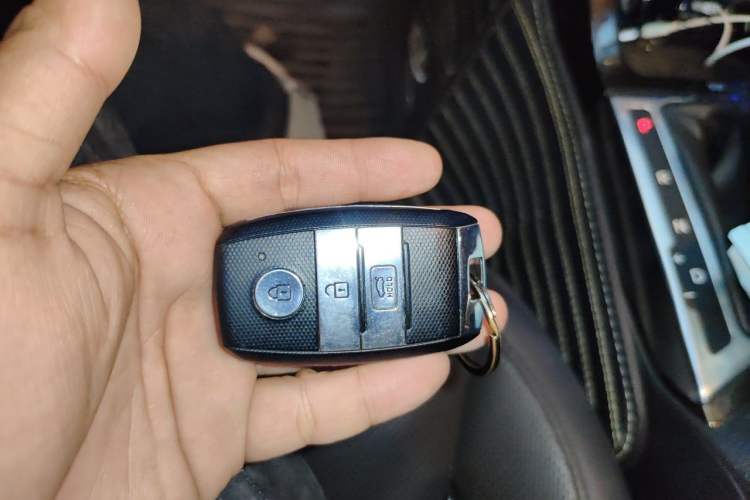 Used Kia K5 2014 2.0L Automatic LUXURY Vehicle Key