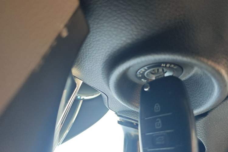 Used Kia K5 2014 2.0L Automatic GL Vehicle Key