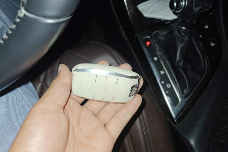 Used Kia K5 2014 2.0L Automatic LUXURY Vehicle Key