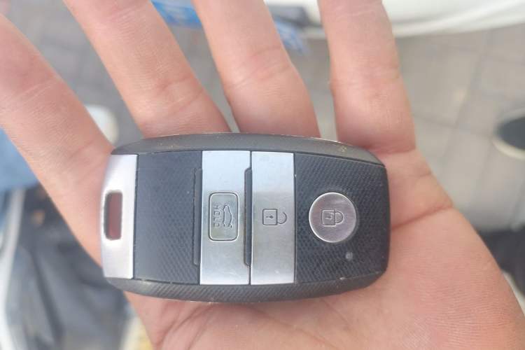 Used Kia K5 2014 2.0L Automatic LUXURY Vehicle Key