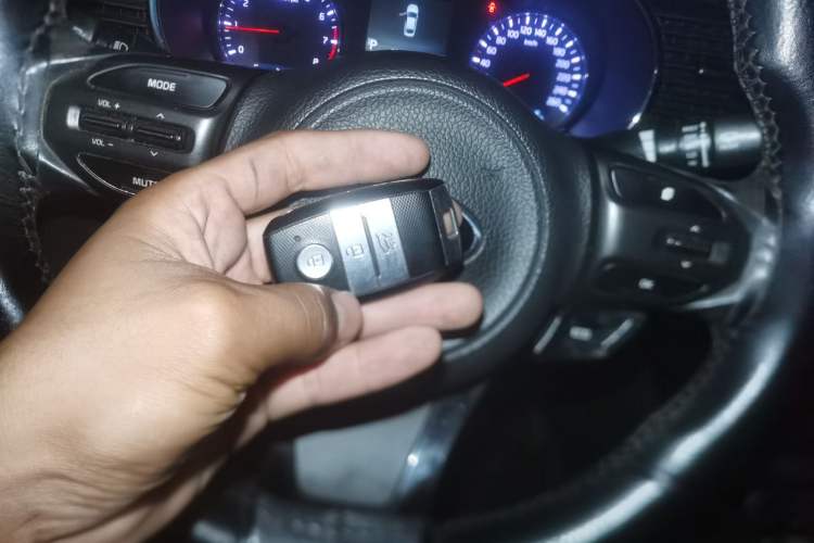 Used Kia K5 2014 2.0L Automatic LUXURY Vehicle Key