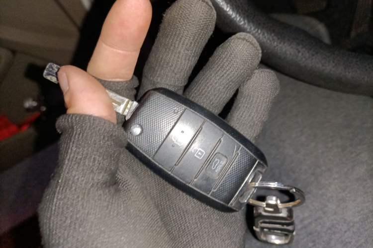 Used Kia K5 2014 2.0L Automatic GL Vehicle Key