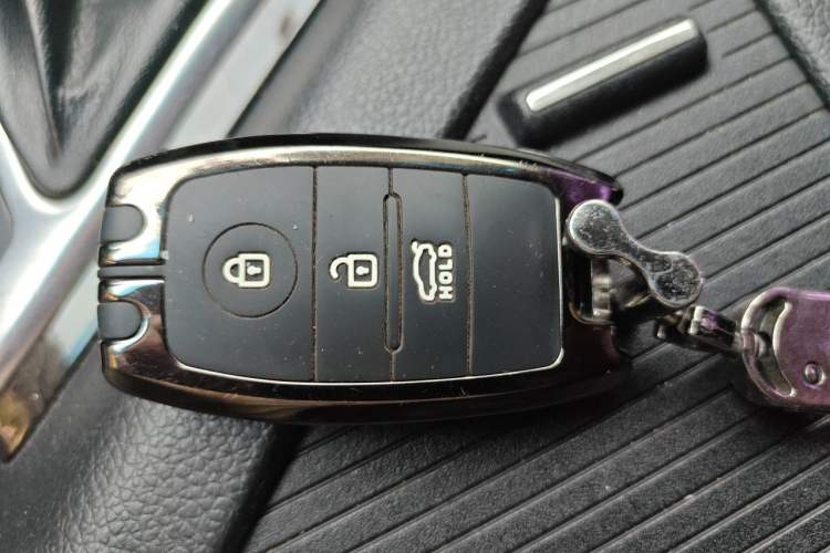 Used Kia K5 2014 2.0L Automatic LUXURY Vehicle Key