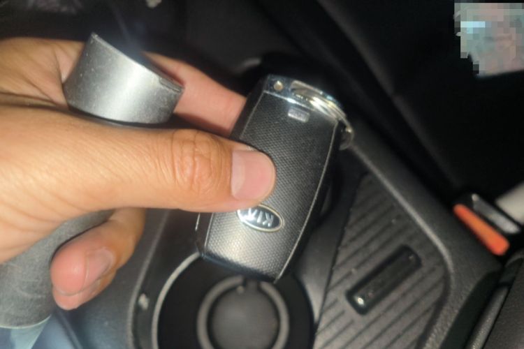 Used Kia K5 2014 2.0L Automatic LUXURY Vehicle Key