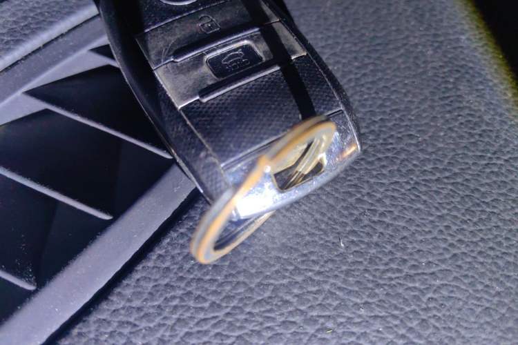 Used Kia K5 2014 2.0L Automatic PREMIUM Vehicle Key