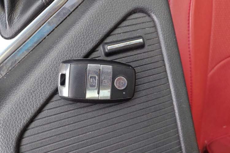 Used Kia K5 2014 2.0L Automatic LUXURY Vehicle Key