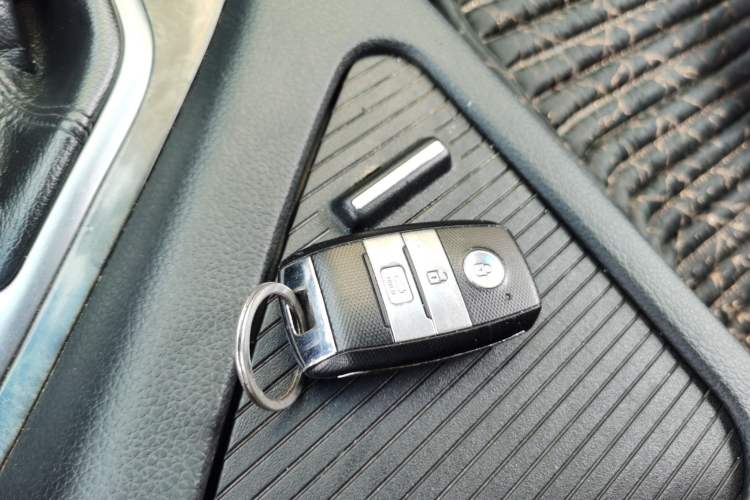 Used Kia K5 2014 2.0L Automatic LUXURY Vehicle Key