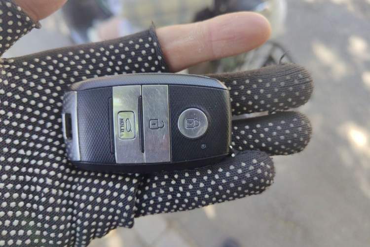 Used Kia K5 2014 2.0L Automatic LUXURY Vehicle Key