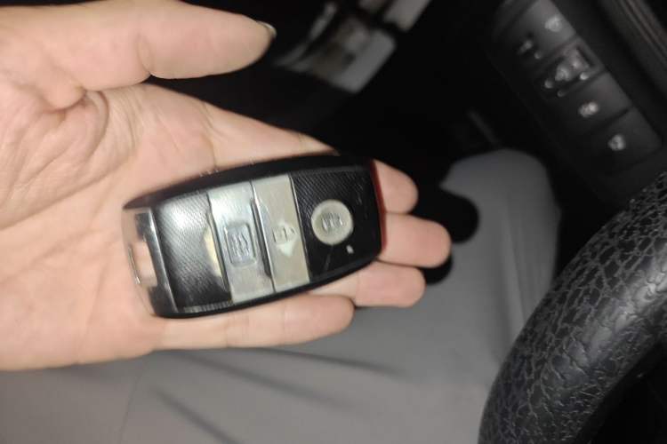 Used Kia K5 2014 2.0L Automatic LUXURY Vehicle Key
