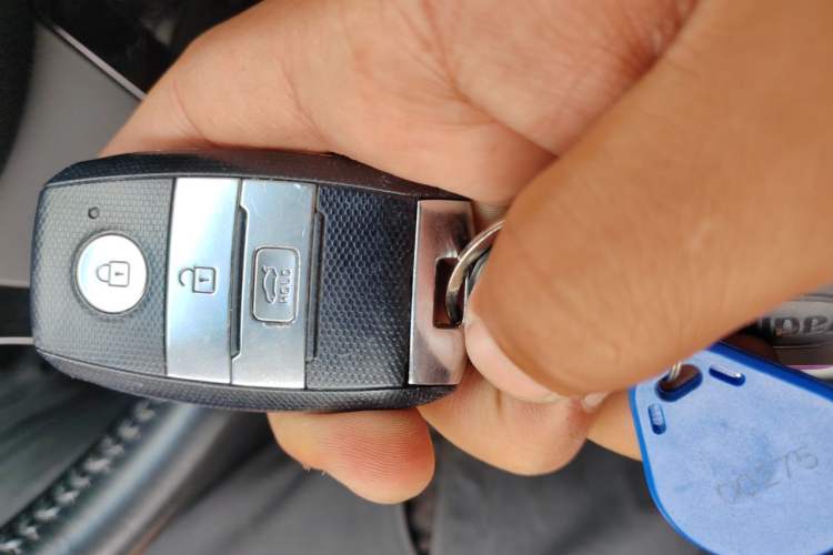Used Kia K5 2014 2.0L Automatic LUXURY Vehicle Key