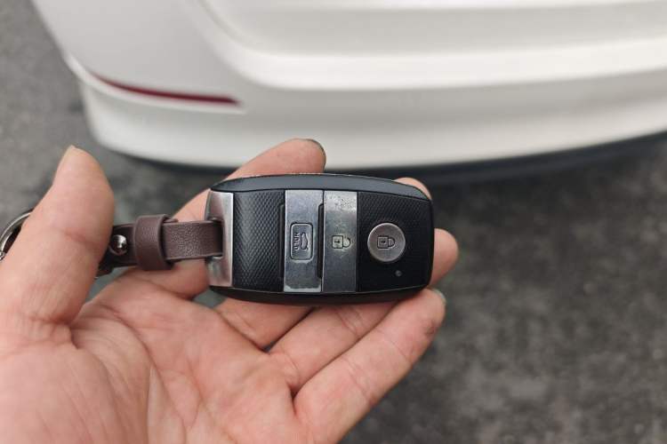 Used Kia K5 2014 2.0L Automatic LUXURY Vehicle Key