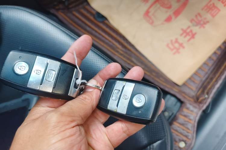 Used Kia K5 2014 2.0L Automatic LUXURY Vehicle Key