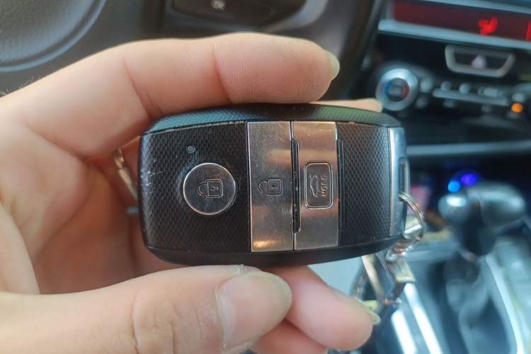 Used Kia K5 2014 2.0L Automatic LUXURY Vehicle Key