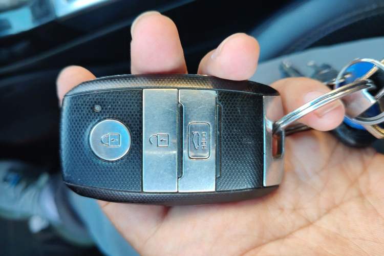Used Kia K5 2014 2.0L Automatic LUXURY Vehicle Key