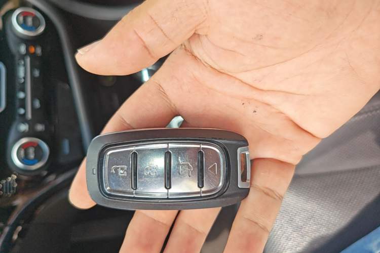 Used Kia K5 2014 2.0L Automatic LUXURY Vehicle Key