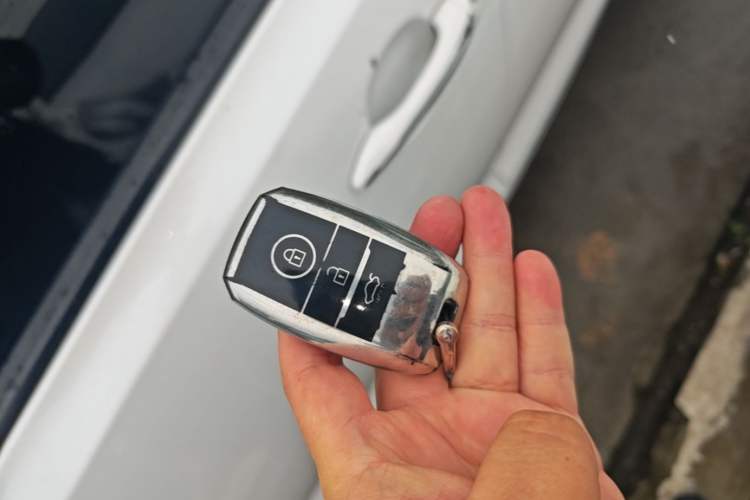 Used Kia K5 2014 2.0L Automatic LUXURY Vehicle Key