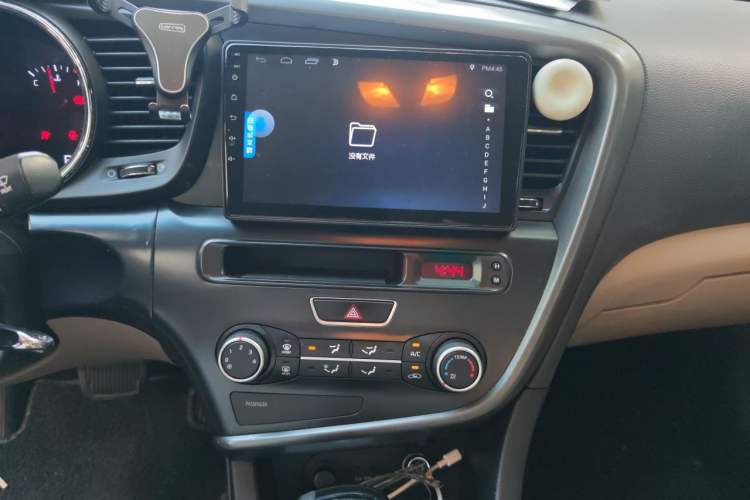 Used Kia K5 2015 2.0L Automatic GL Audio And AC Panel