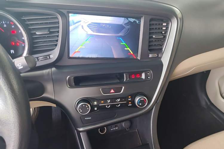 Used Kia K5 2015 2.0L Automatic GL Audio And AC Panel
