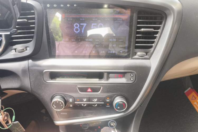 Used Kia K5 2015 2.0L Automatic GL Audio And AC Panel