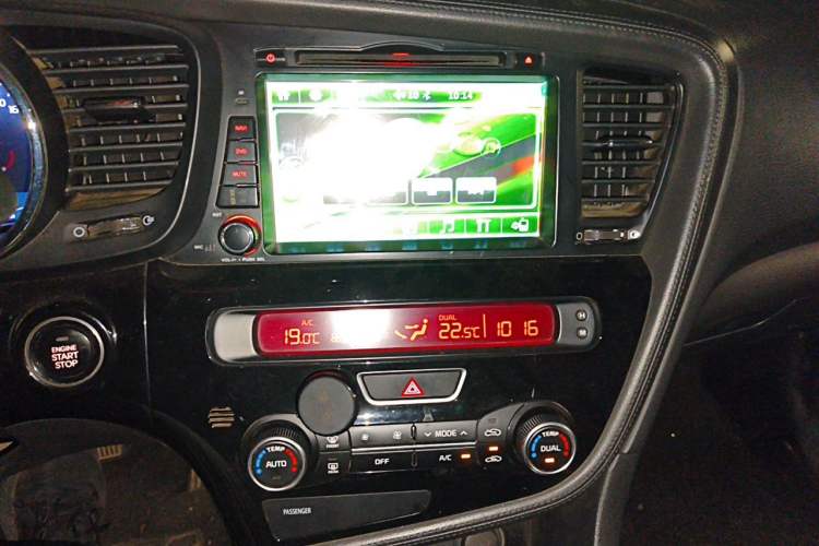 Used Kia K5 2015 2.0L Automatic LUX Audio And AC Panel