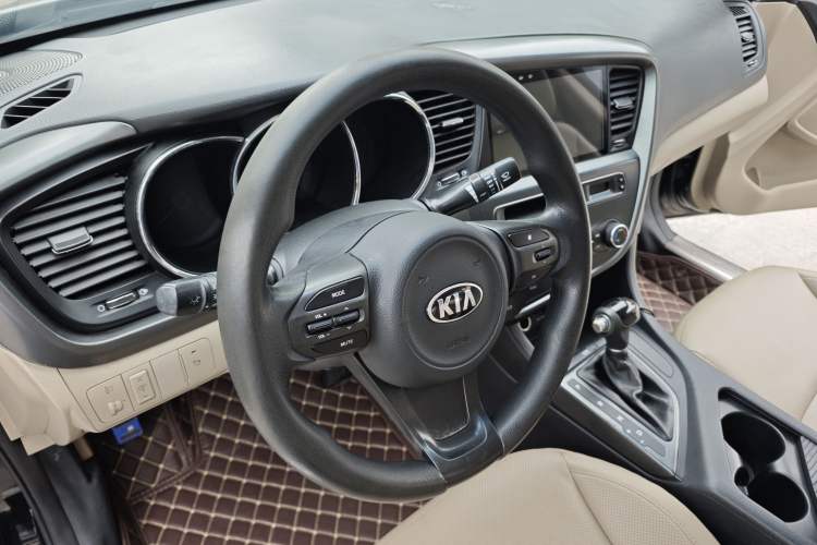Used Kia K5 2015 2.0L Automatic GL Audio And AC Panel