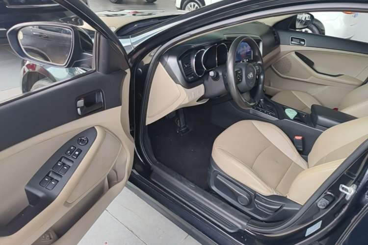 Used Kia K5 2015 2.0L Automatic GL Driver Seat