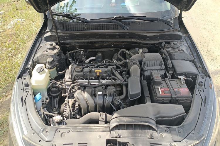 Used Kia K5 2015 2.0L Automatic GL Engine Bay