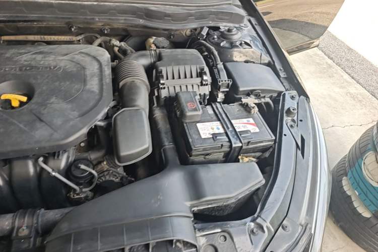 Used Kia K5 2015 2.0L Automatic GL Engine Bay Left