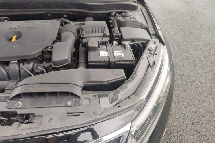 Used Kia K5 2015 2.0L Automatic GL Engine Bay Left