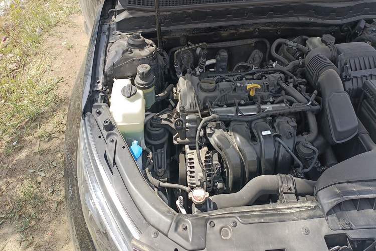 Used Kia K5 2015 2.0L Automatic GL Engine Bay Right