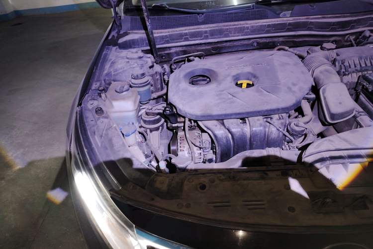 Used Kia K5 2015 2.0L Automatic GL Engine Bay Right