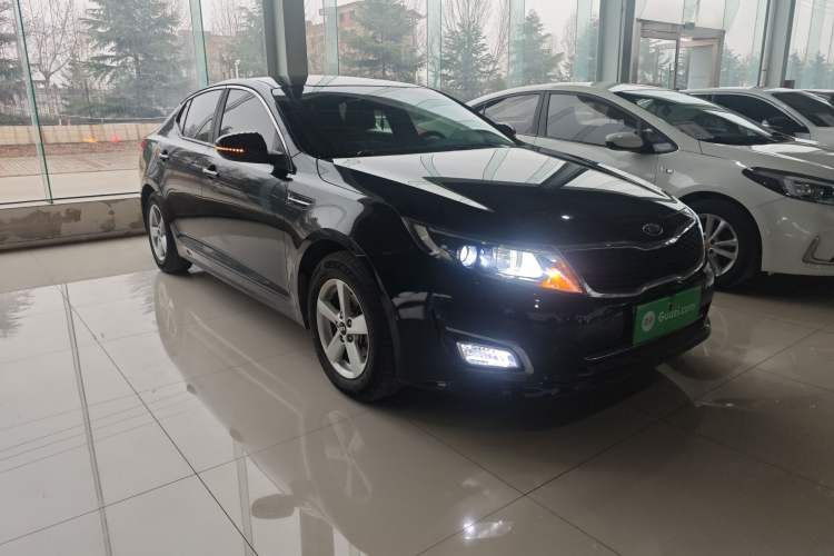 Used Kia K5 2015 2.0L Automatic GL Front Right 45 Deg