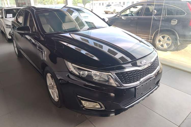 Used Kia K5 2015 2.0L Automatic GL Front Right 45 Deg