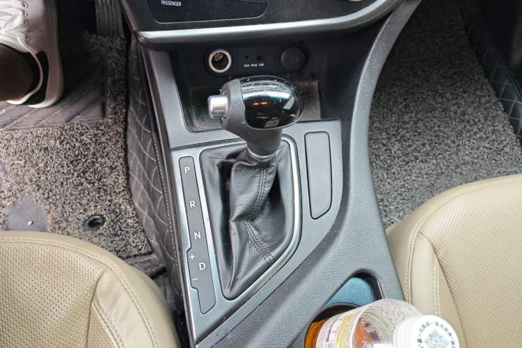 Used Kia K5 2015 2.0L Automatic GL Gear Lever