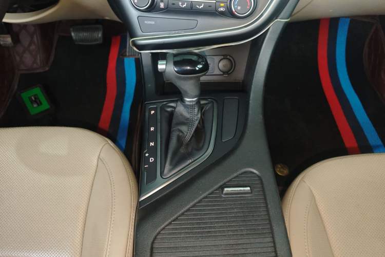 Used Kia K5 2015 2.0L Automatic GL Gear Lever