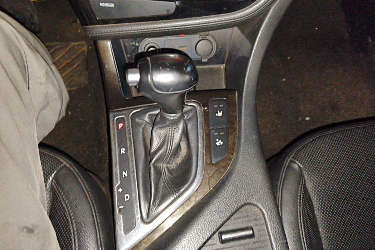 Used Kia K5 2015 2.0L Automatic LUX Gear Lever